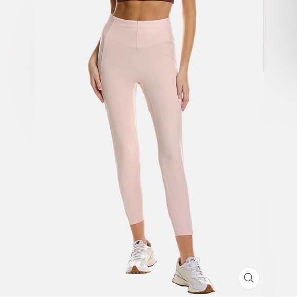 LE ORE Andria Legging - light pink, yoga set, workout set, athleisure set - Picture 2 of 9